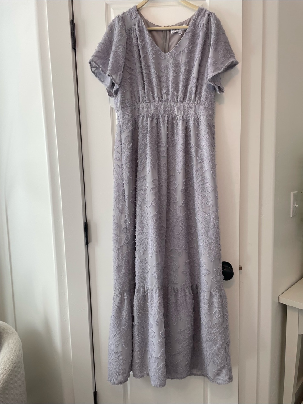 Lavender Textured Lace Maxi Dress with Short Sleeves